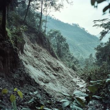 陇海铁路山体滑坡后果严重